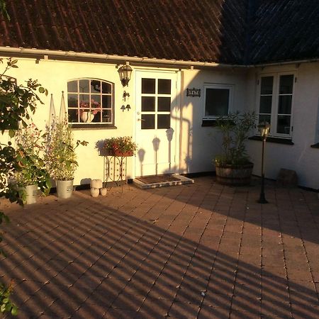Bed And Breakfast - Stakdelen 47 Allerup Buitenkant foto