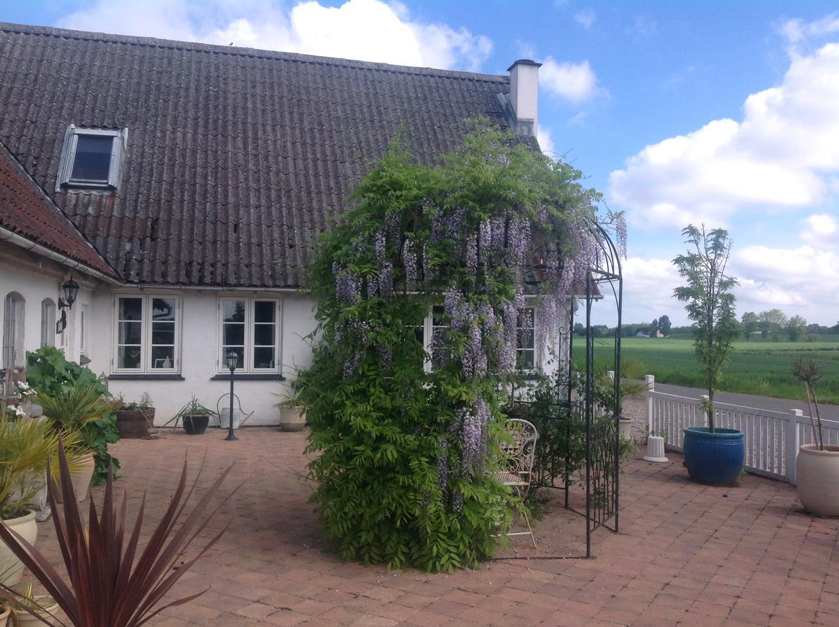 Bed And Breakfast - Stakdelen 47 Allerup Buitenkant foto