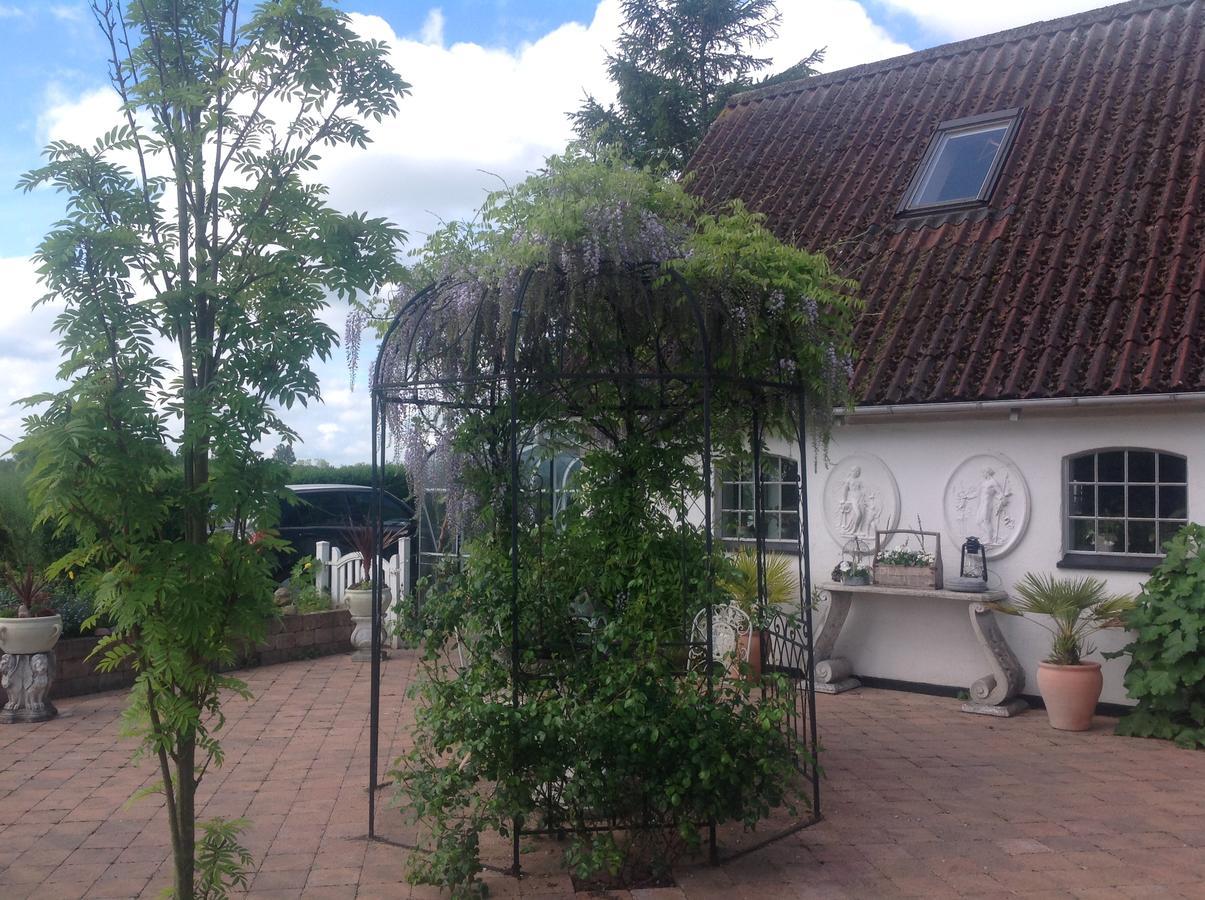 Bed And Breakfast - Stakdelen 47 Allerup Buitenkant foto